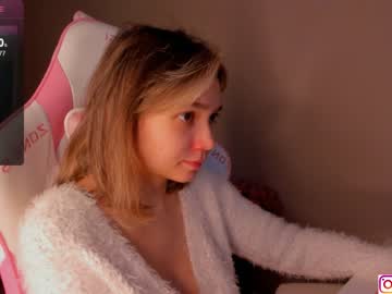 girl Asian Cam Models with bzzzme