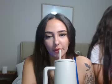 couple Asian Cam Models with olivialewisx
