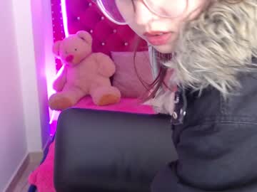 girl Asian Cam Models with lizzyx_m
