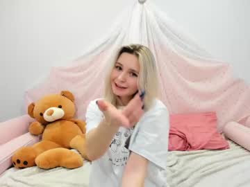 girl Asian Cam Models with leilalewiss