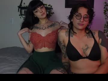 couple Asian Cam Models with tofuskies
