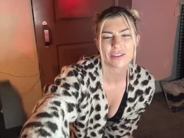 girl Asian Cam Models with chloecumz4u