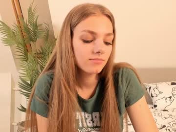 girl Asian Cam Models with odelindabracher