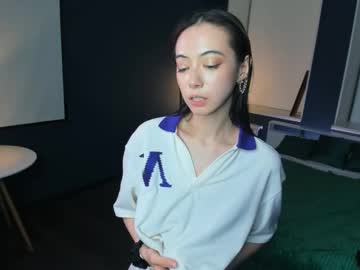 girl Asian Cam Models with katieapps