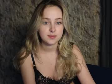 girl Asian Cam Models with chloe_whispers