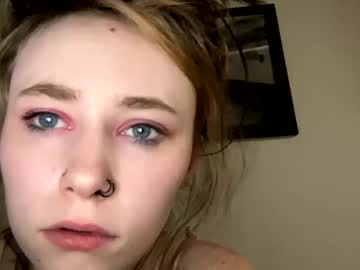 girl Asian Cam Models with big_hails1