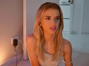girl Asian Cam Models with entia