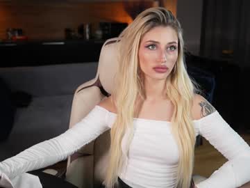 girl Asian Cam Models with artgenesis