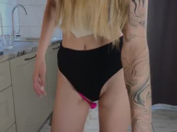girl Asian Cam Models with anitaholmes
