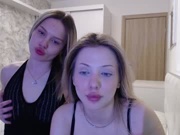 couple Asian Cam Models with alice_nika