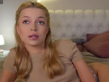 girl Asian Cam Models with kellypeachpie