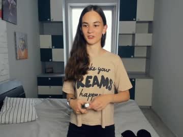 girl Asian Cam Models with intoursoui