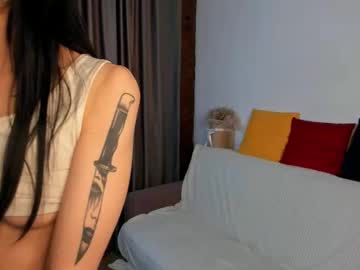 girl Asian Cam Models with leaevens