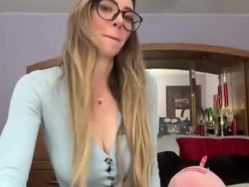 girl Asian Cam Models with caylacridley