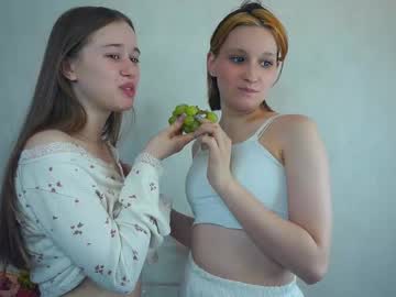 couple Asian Cam Models with synnefarmer