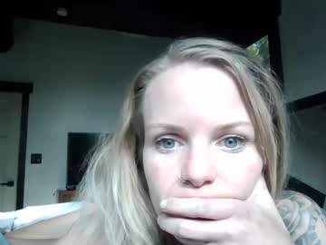girl Asian Cam Models with carinablair777