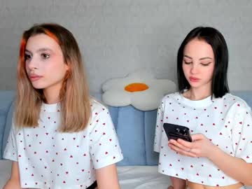 couple Asian Cam Models with misseliss