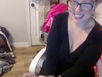 couple Asian Cam Models with o0oshesquirt4hims