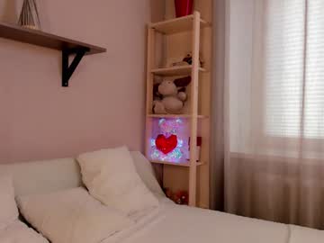 girl Asian Cam Models with lovess_miaa