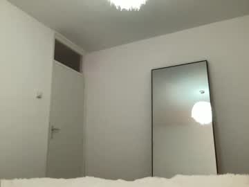 girl Asian Cam Models with seraveraxo