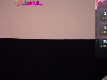 couple Asian Cam Models with lekfullkatten
