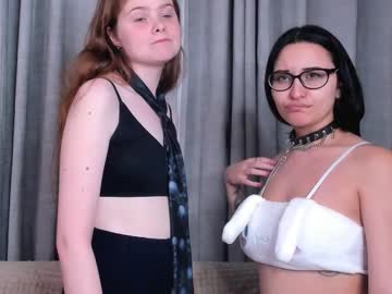 couple Asian Cam Models with earleneclarkston